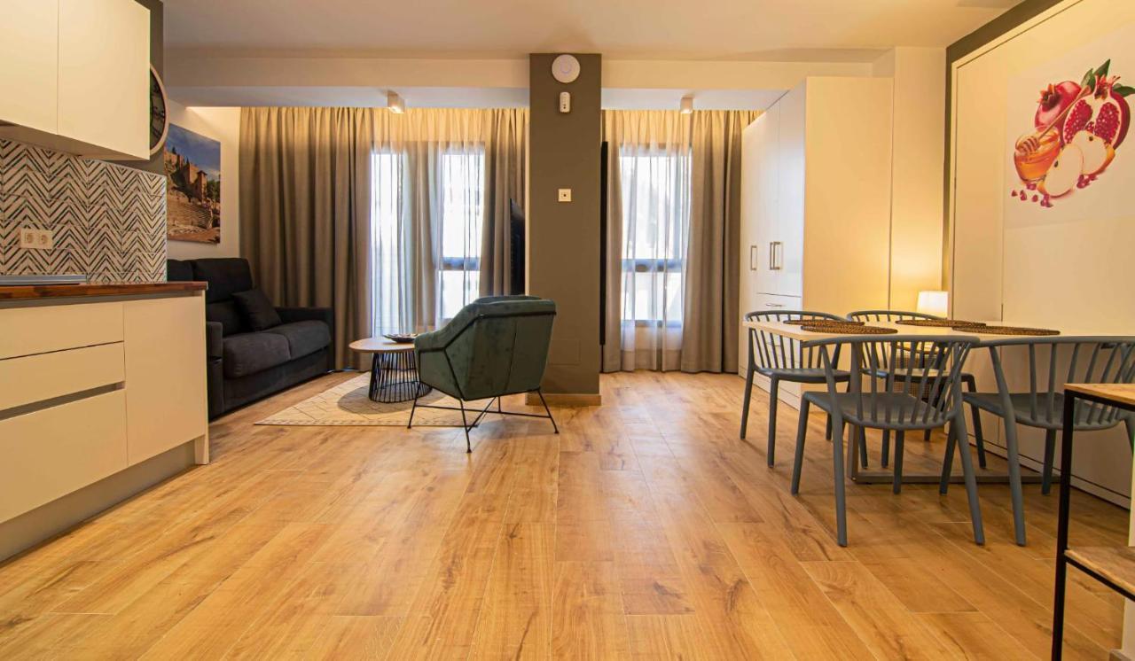 Apartamentos Leonor 말라가 외부 사진