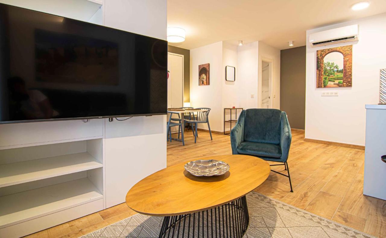 Apartamentos Leonor 말라가 외부 사진