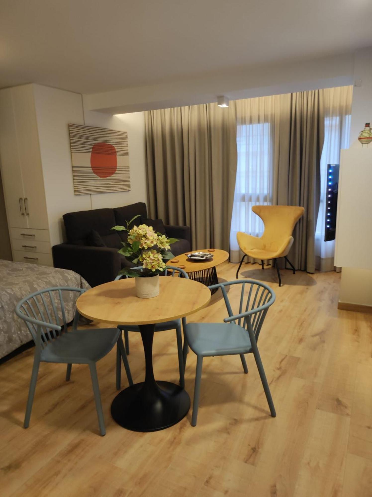 Apartamentos Leonor 말라가 외부 사진